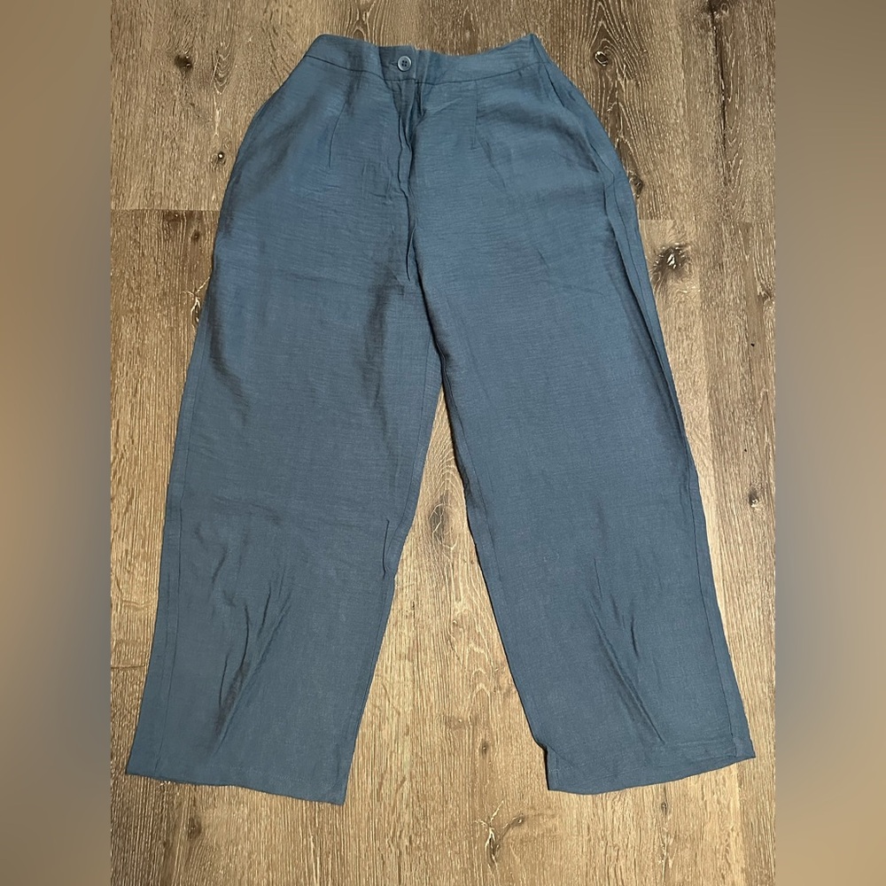 NWT Blue Casual Wide Legged Cropped Ankle Pants